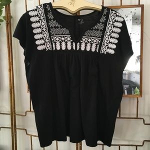 EUC Gap black embroidered boho top, large